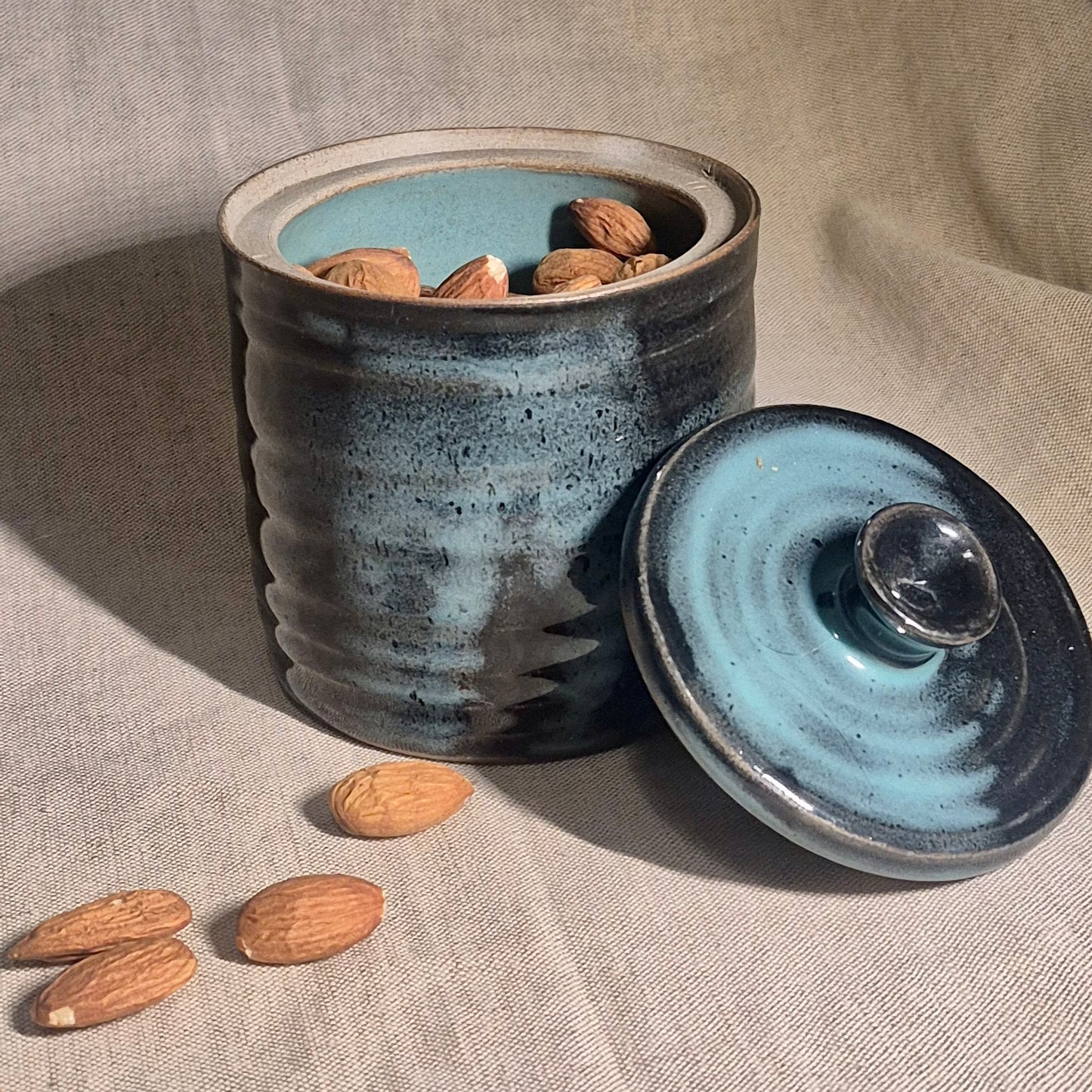 Small Cylindrical Jar in Black Jade