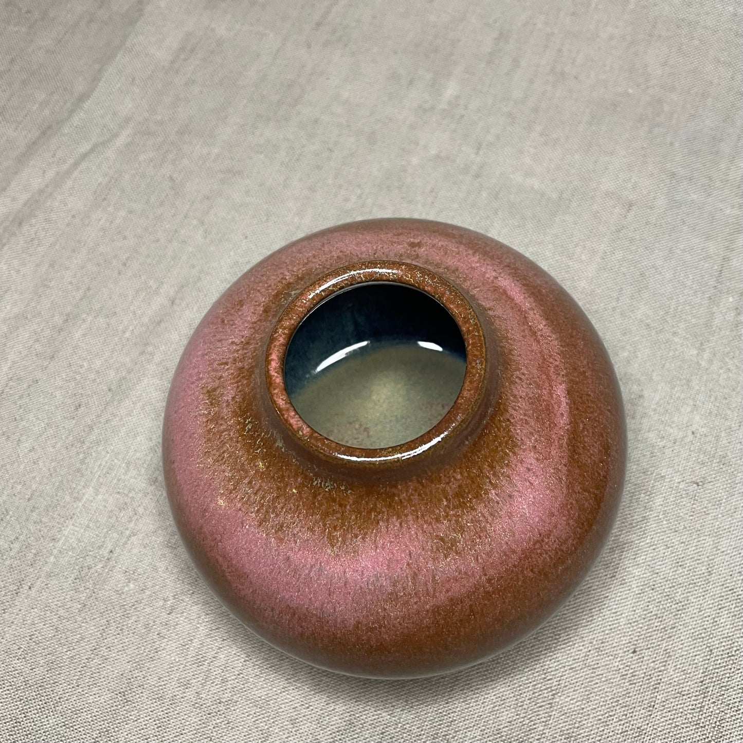 Round Vase in Aphrodite