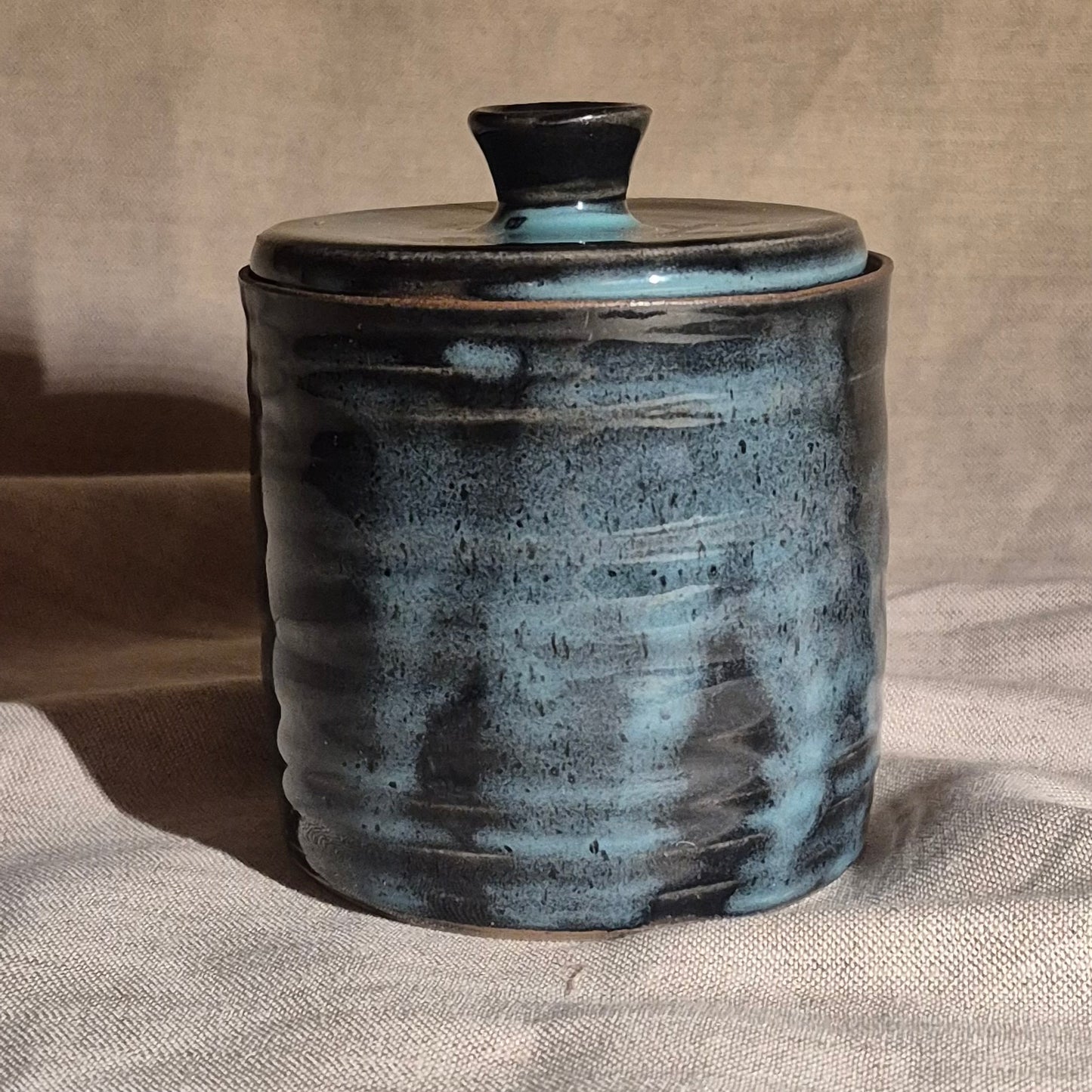 Small Cylindrical Jar in Black Jade