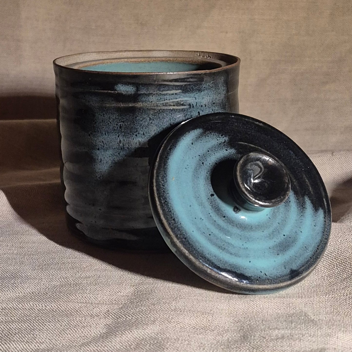 Small Cylindrical Jar in Black Jade