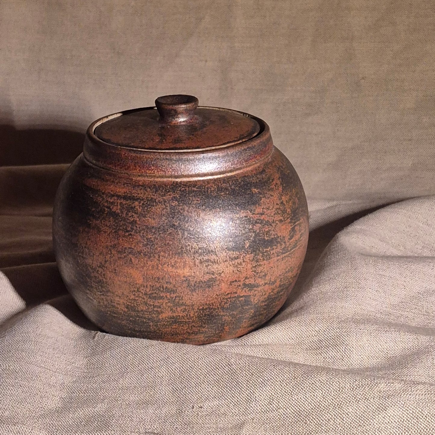Medium Round Jar in Copper