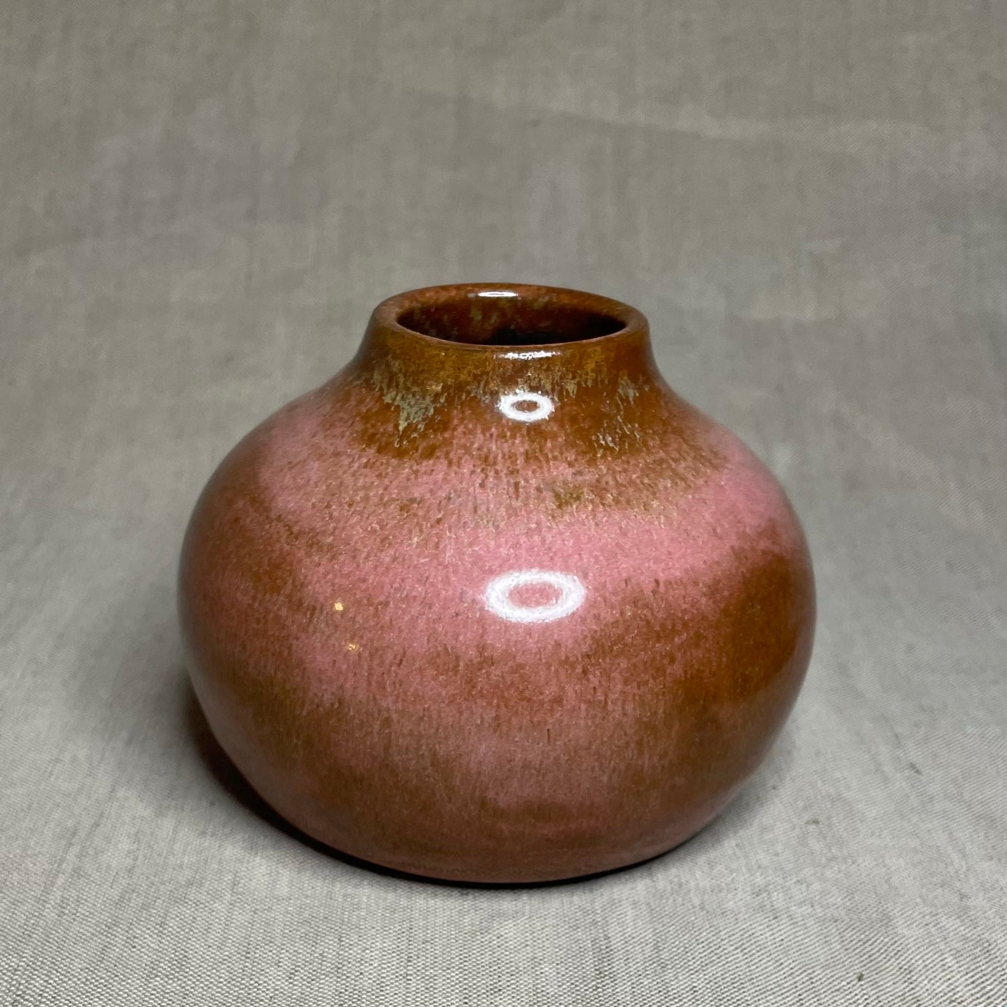 Round Vase in Aphrodite