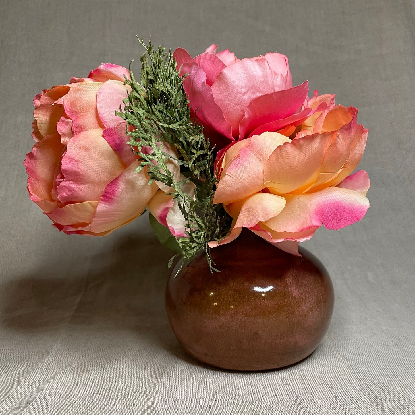 Round Vase in Aphrodite