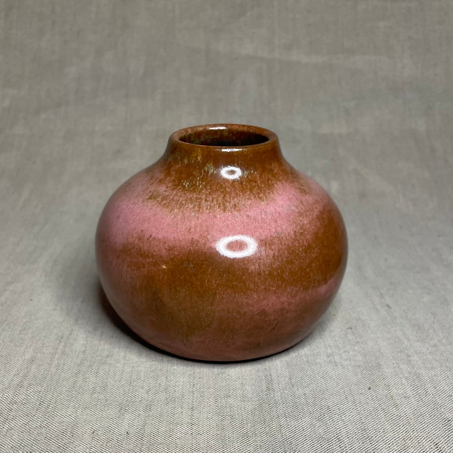 Round Vase in Aphrodite