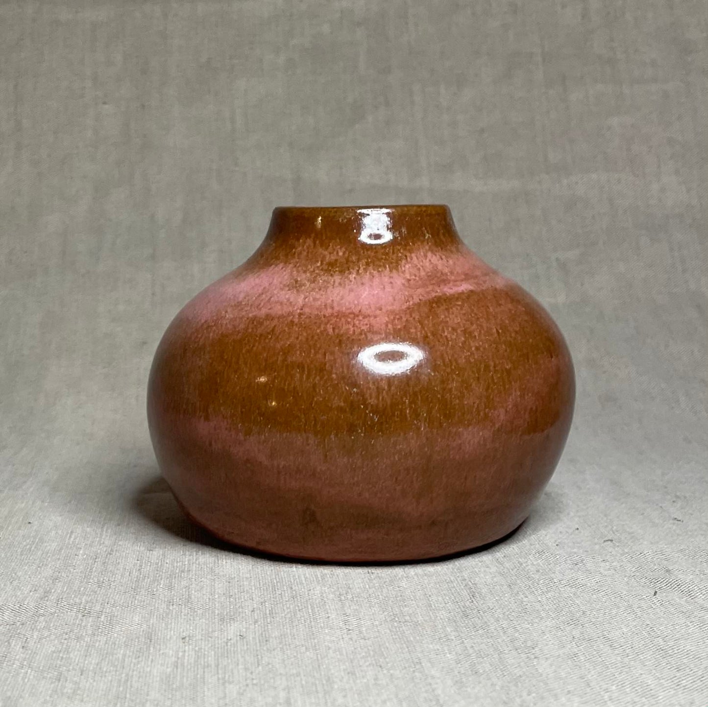 Round Vase in Aphrodite