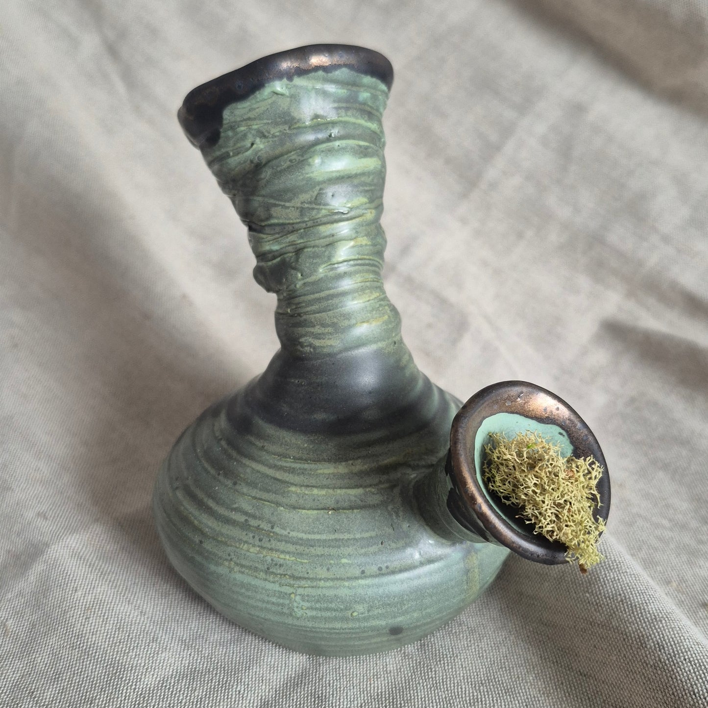 Tornado Bong in Art Deco Green