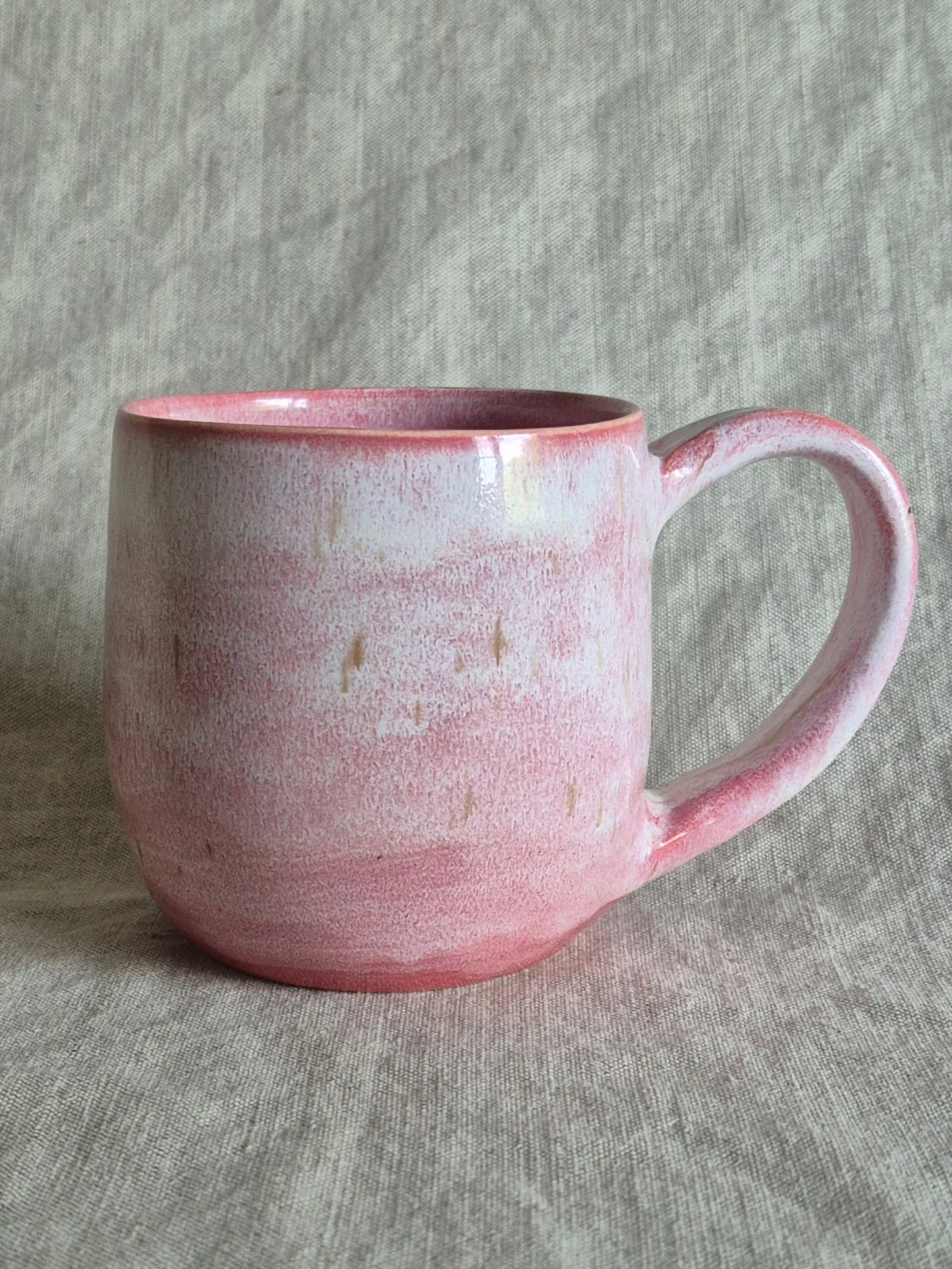 Iris Mug in Strawberries & Cream