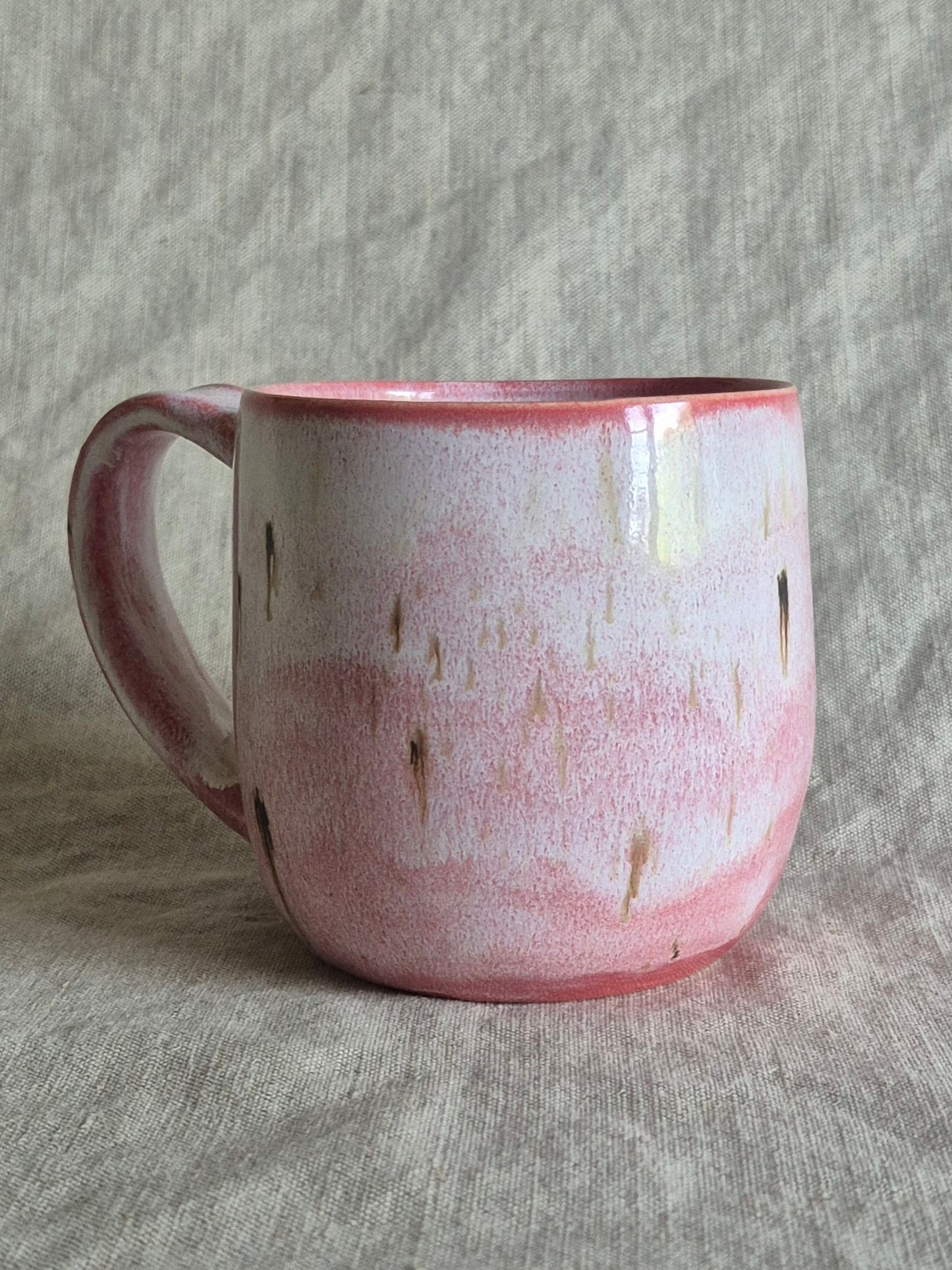 Iris Mug in Strawberries & Cream