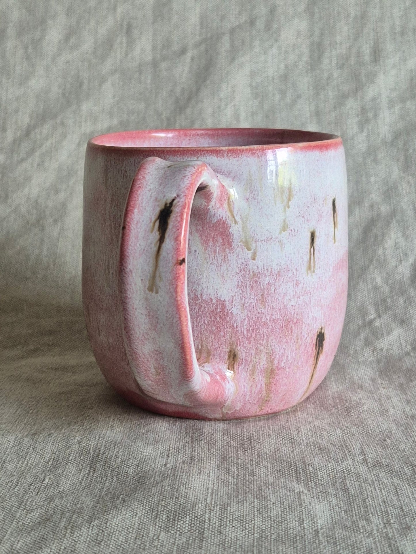 Iris Mug in Strawberries & Cream